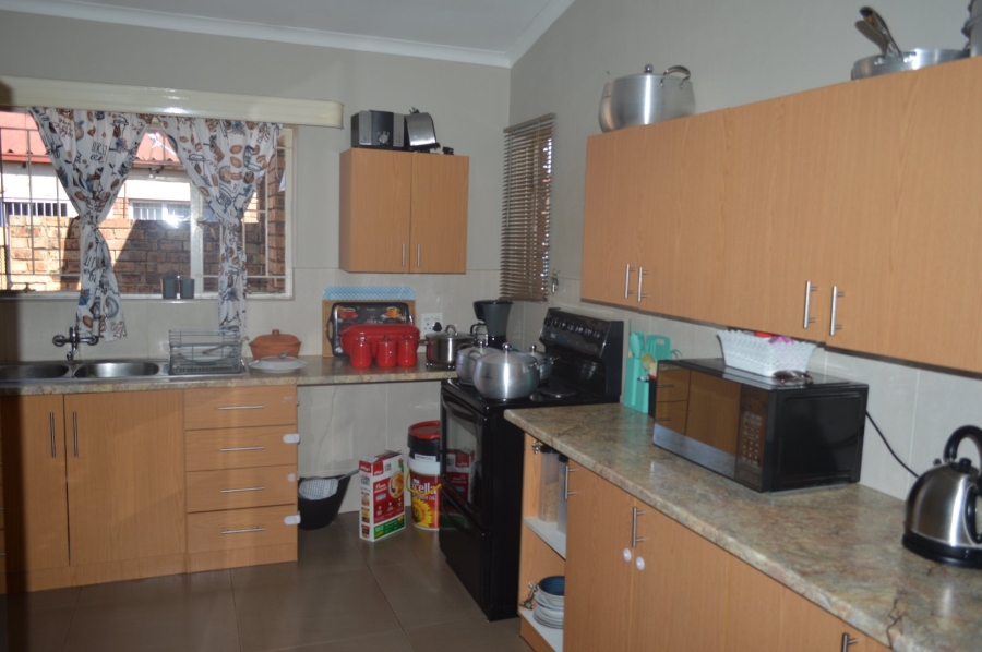 3 Bedroom Property for Sale in La Hoff North West